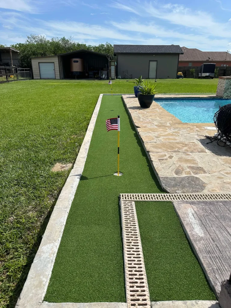 Poolside Strip — Golf artificial turf by Rioturf Valley