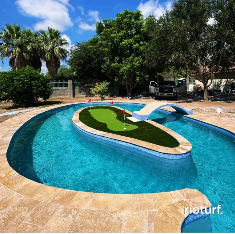 Pool Island Putting — Golf artificial turf by Rioturf Valley