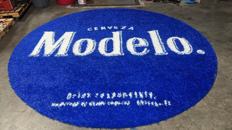 Modelo — Custom Logos artificial turf by Rioturf Valley